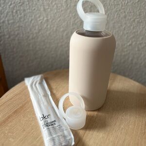 BKR DOE BIG BOTTLE 1L (32OZ) w/silicone straws and straw lid